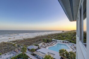 Een binnenzwembad, een verwarmd zwembad