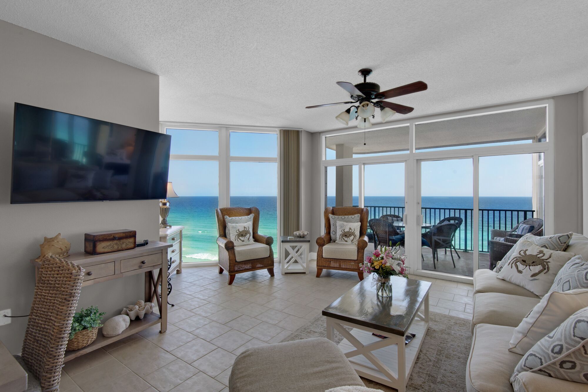 BEACH FRONT W/ PRIVATE BALCONY!! ELEGANT UNIT THAT SLEEPS 8!