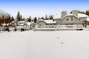 Exterior - Spacious Dog-Friendly Condo on the 7th Hole of Eagle Bend Golf Course (Bigfork)