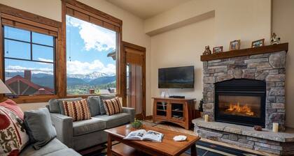 Lemmikkieläimet (harvinaisia!) | Yksityinen kylpytynnyri | Mtn & Downtown Views & Style