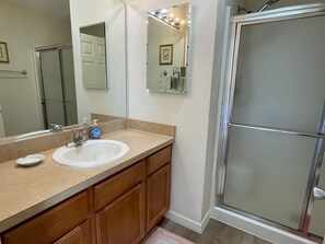 Shower, towels - Bright, Open Retreat w/Stylish Flair & Easy Access to The Heart of The Action (The Villages)