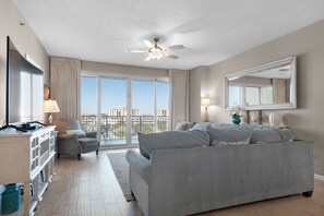 TV, DVD player - ⛱Monthly Discount-Stunning Gulf Views-2 Pools-4BR Leeward Key 501⛱ (Miramar Bech)