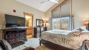 2 bedrooms, iron/ironing board, internet, bed sheets