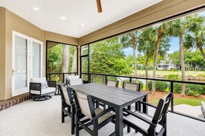 Outdoor dining - 4 Beach Lagoon Rd - GORGEOUS 6 bedroom home in Sea Pines & Private Pool (Hilton Head Island)