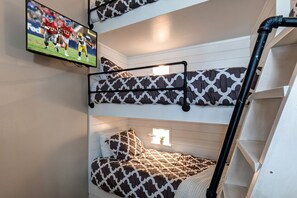 4 chambres, fer et planche à repasser, Wi-Fi, draps fournis