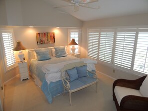 3 habitaciones, escritorio, tabla de planchar con plancha y wifi gratis 