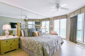 3 slaapkamers, een strijkplank/strijkijzer, gratis wifi, beddengoed