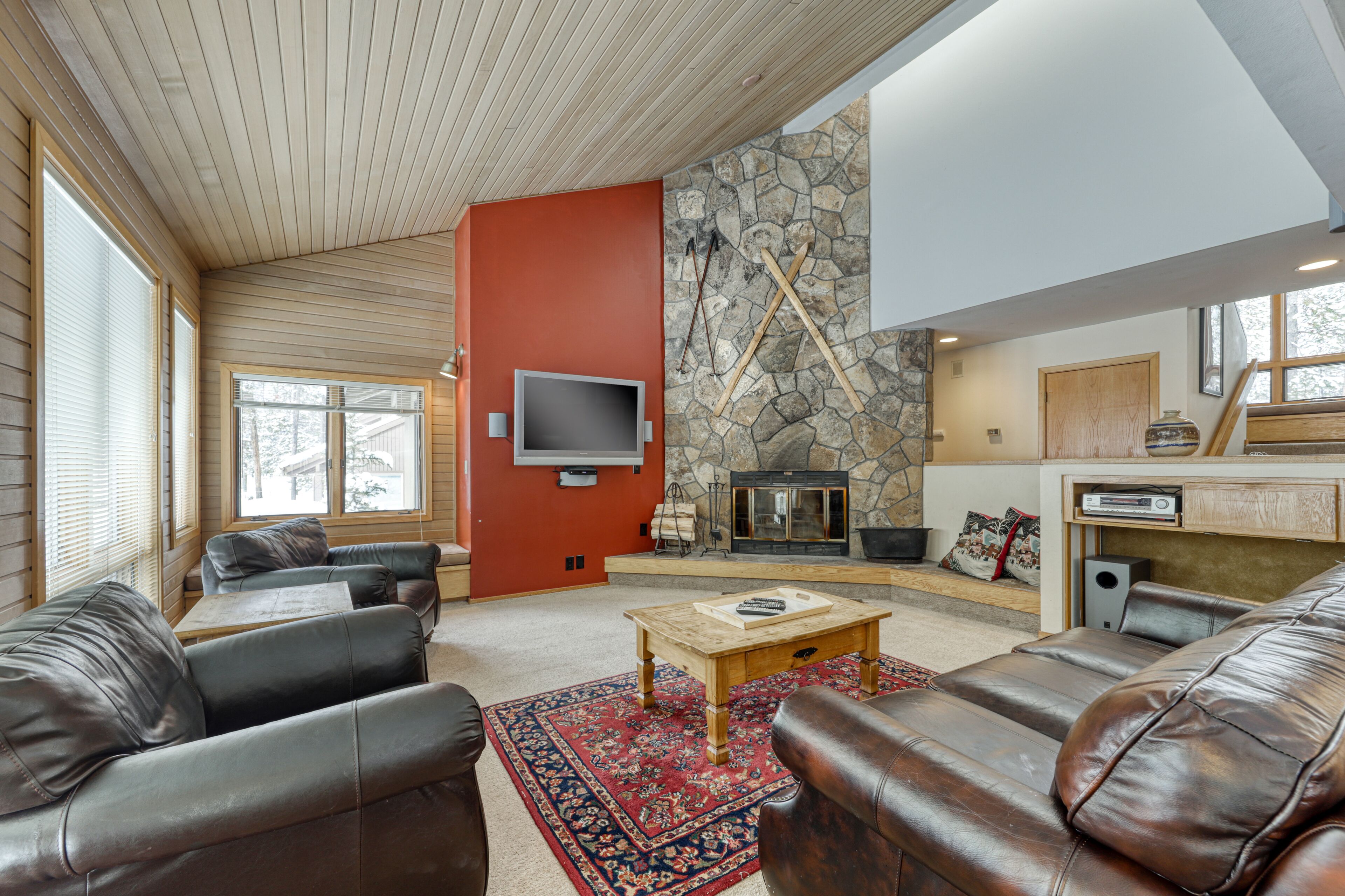 Spacious Home with Sauna & Hot Tub, SHARC Passes, Great Location - Dogs OK