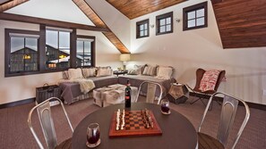 Dining - Luxury home + Hot Tub + Close to skiing - Blackstone Lodge (Steamboat Springs)