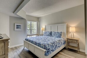 1 slaapkamer, een strijkplank/strijkijzer, wifi, beddengoed