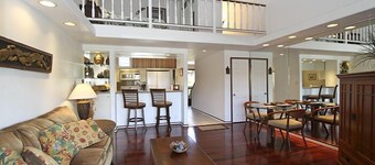 Kihei Garden Estates #C-208 Fully Renovated Loft-Style unit, Shared Hot Tub