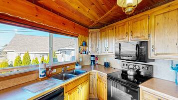 Frigorífic, microones, forn i placa de cuina