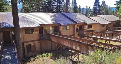 Cozy Mountain Condo with Hot Tub & Seasonal Pool - Year-Round Outdoor Fun Nearby