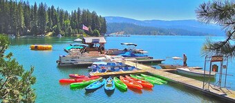 Cozy Mountain Condo with Hot Tub & Seasonal Pool - Year-Round Outdoor Fun Nearby