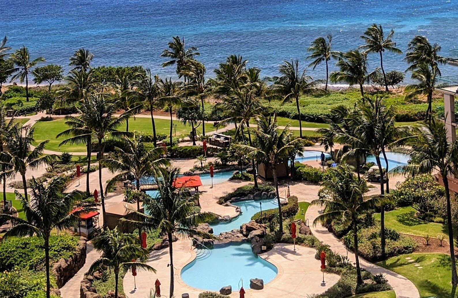 Alberca al aire libre y alberca climatizada