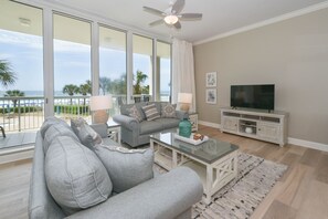 Smart TV - Tommy Bahama themed beachfront condo w/private balcony! (Destin)
