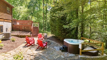 Hot Tub and Firepit at Hidden Pond