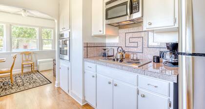 Agradable para perros, casa histórica w / antigüedades, cerca de la degustación de vinos!