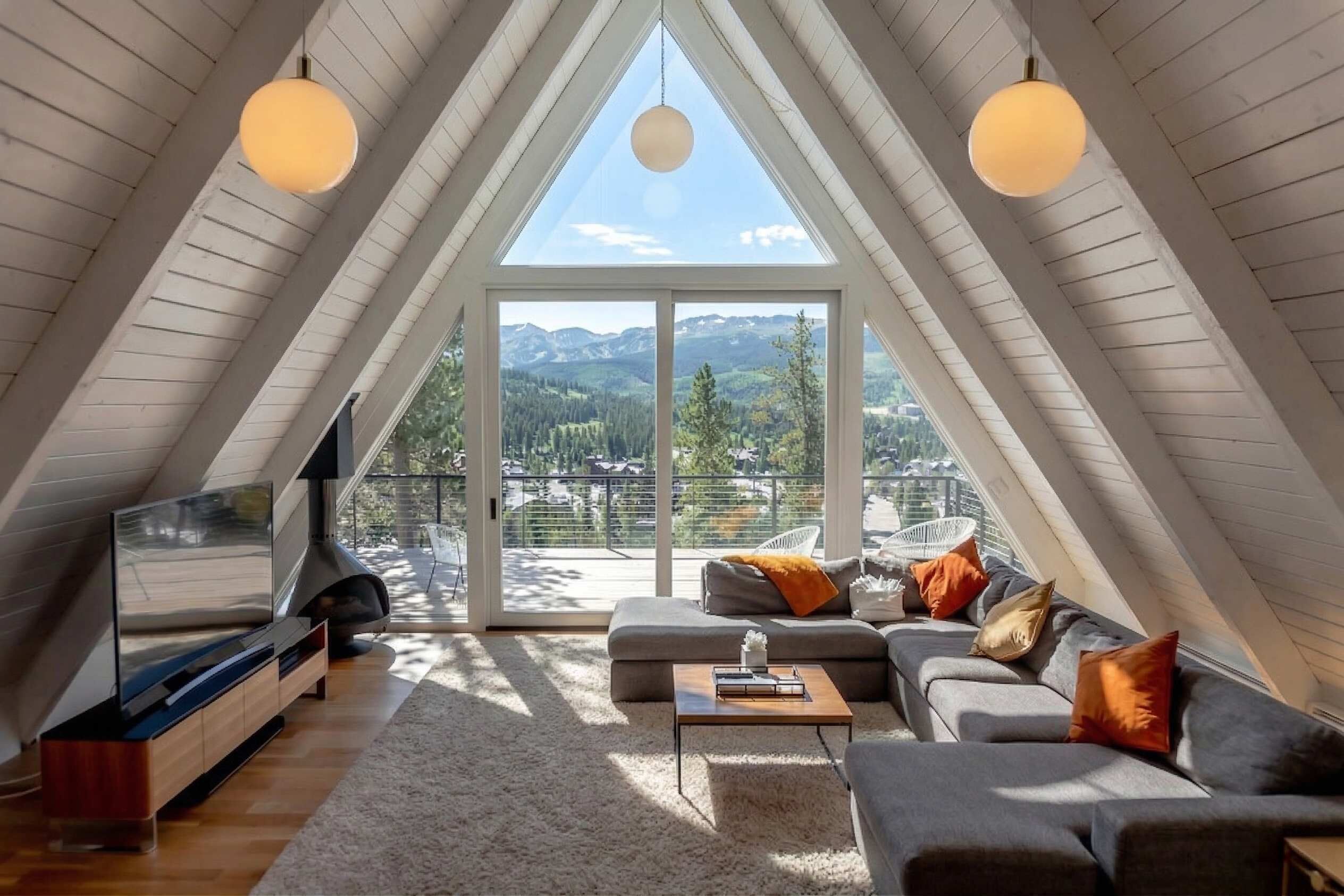 Fernseher, Stereoanlage, Arbeitsbereiche