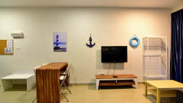 Estudio Confort, 2 camas de matrimonio, balcón, vistas a la ciudad | Servicio de la habitación