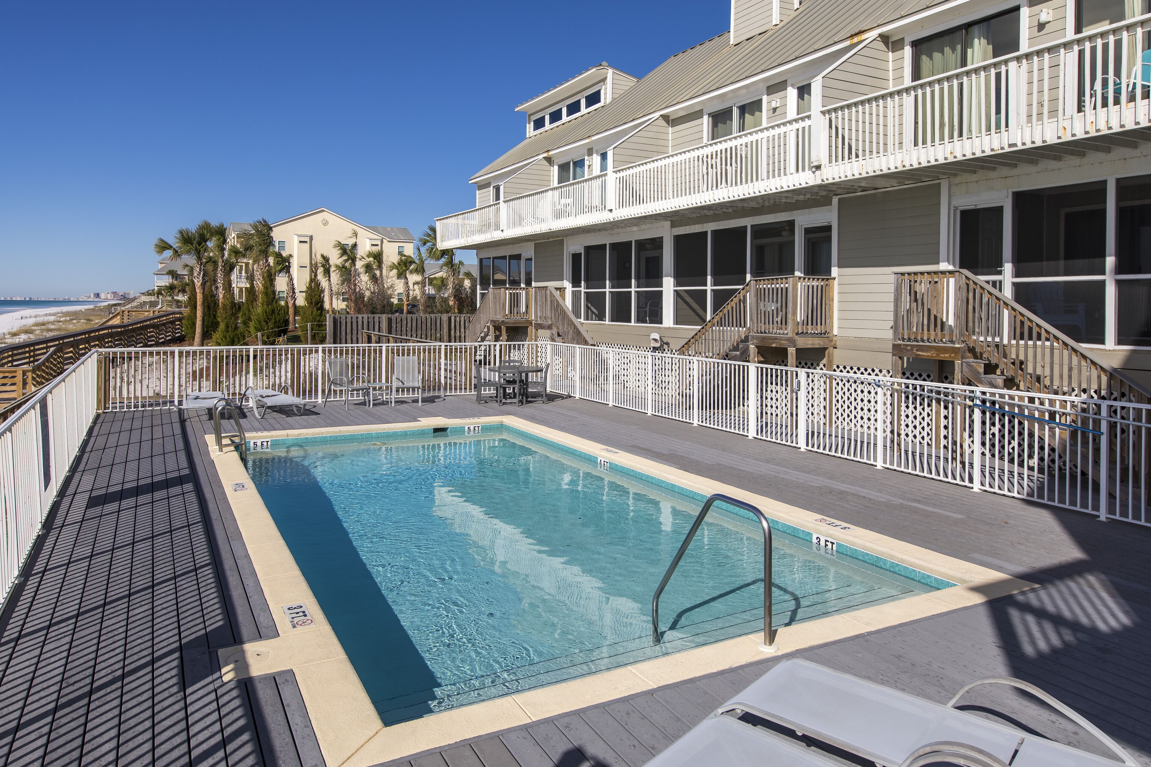 Gulf front! Beachside Pool, Private Beach Boardwalk, Dune Allen Beach