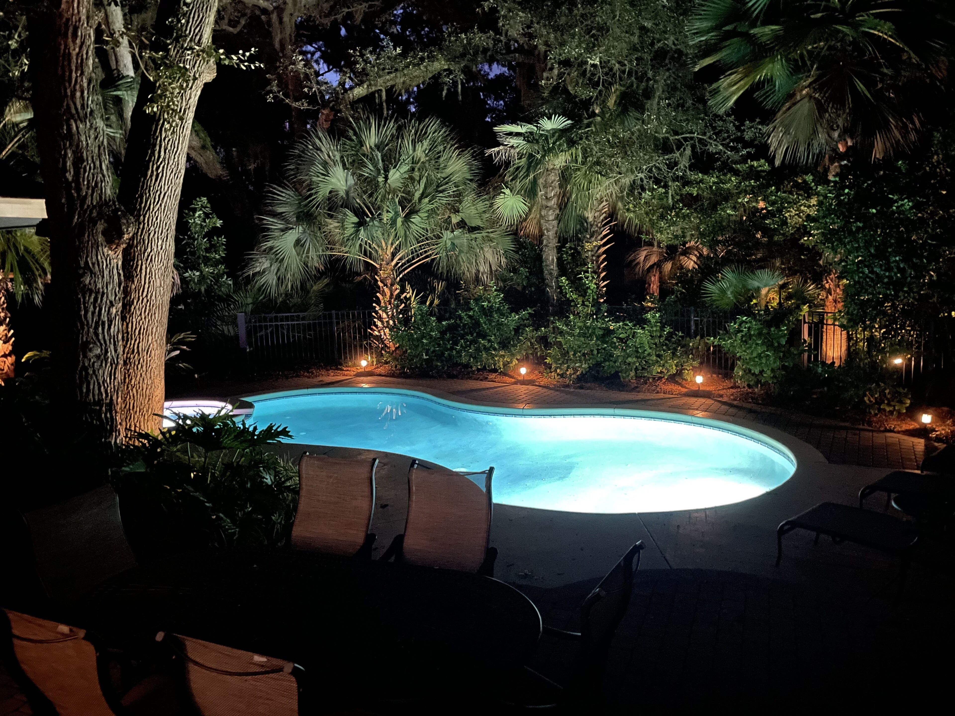 حمّام سباحة مُدفَّأ