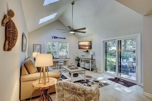 Smart TV, DVD player