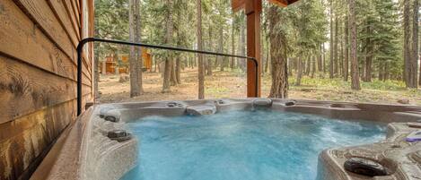 Tina de hidromasaje al aire libre