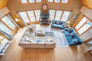 Smart TV, fireplace, DVD player