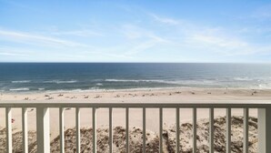 På stranden