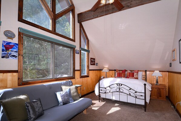 2 bedrooms, iron/ironing board, travel cot, WiFi