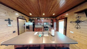 Fridge, microwave, dishwasher, coffee/tea maker - Pet Friendly, Shared Heated Pool, Gated in Village Walk, Golf Cart Accessible (port aransas)