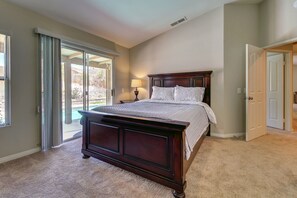 3 habitaciones, tabla de planchar con plancha, internet y ropa de cama 