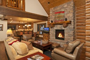 Smart-TV, peis og bøker