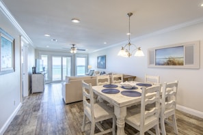 Dining - Gulf front condo! Fabulous View Of The Gulf of Mexico! Dune Allen Beach (Santa Rosa Beach)