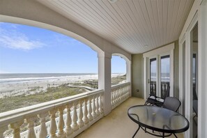 Property grounds - 6 Collier Beach, Oceanfront, Large Pool, Elevator, Free Golf (Hilton Head Island)