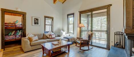 TV, fireplace, DVD player