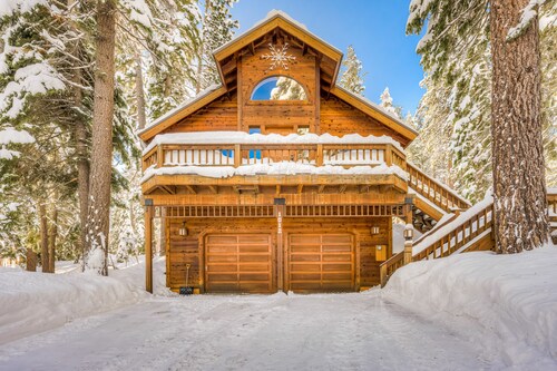 Fun home with game room - near on-site golf, pools & hot tub