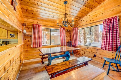 Fun home with game room - near on-site golf, pools & hot tub