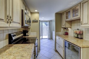 Fridge, microwave, oven, stovetop - 178 Greens- Short Walk to the Pool and Beach! (Hilton Head)