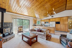 Tv, dvd-spelare och böcker