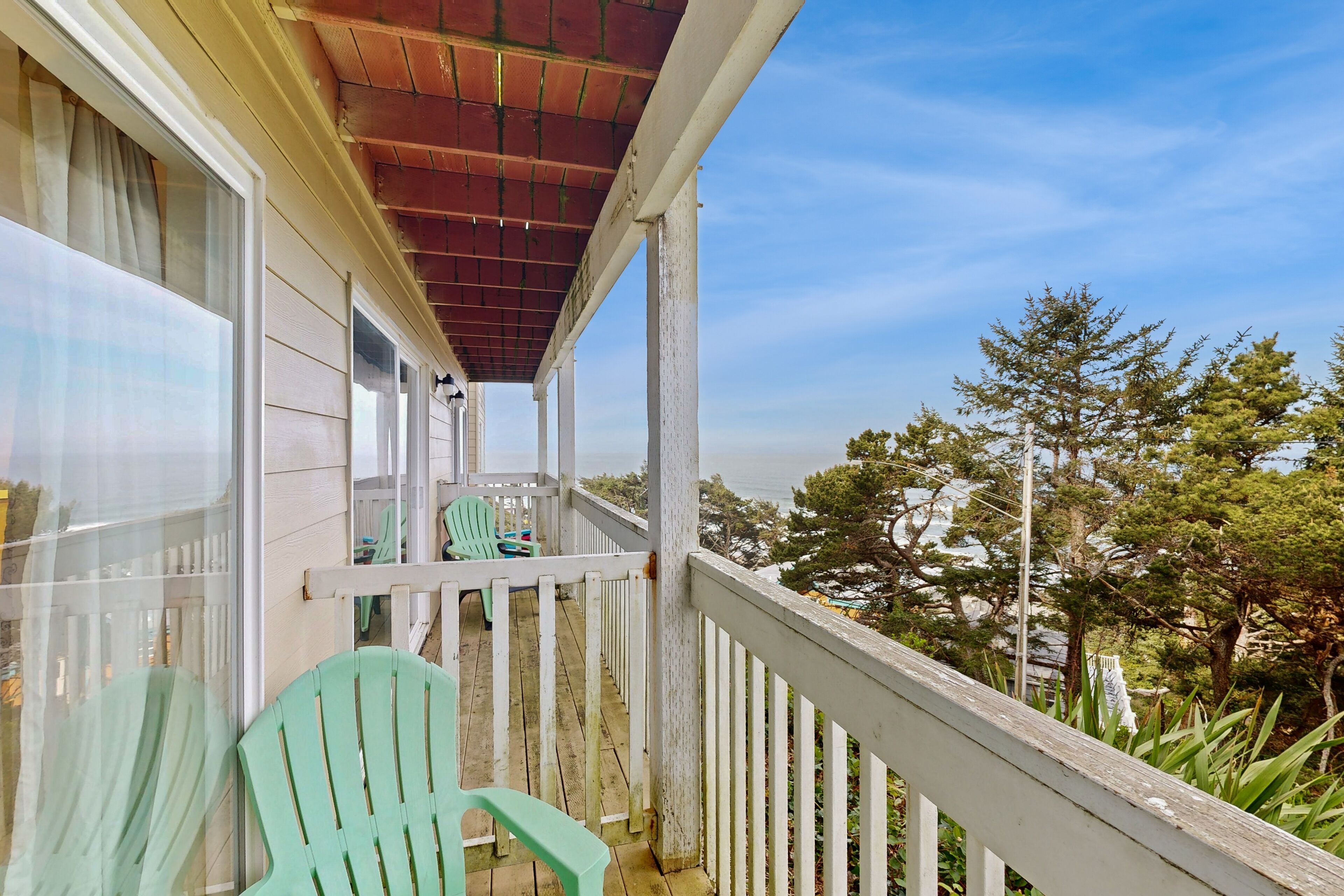 Easy Access, Dog-Friendly Studio with Ocean Views - Short Walk to Beach