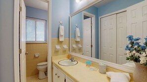 Unclassified image, 5 of 27, button