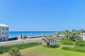 Property grounds - ☀️Across St from Beach-Spacious Balcony-Gulf Views-Complex Pool-2BR Ciboney 4003 (Miramar Beach)