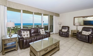 Smart TV, DVD player - Beachfront condo w/ beach service included at Silver Shells in Destin! 🌊🐚🌅 (Destin)