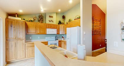 Con clase y conveniente agradable para perros condominio con balcón privado!