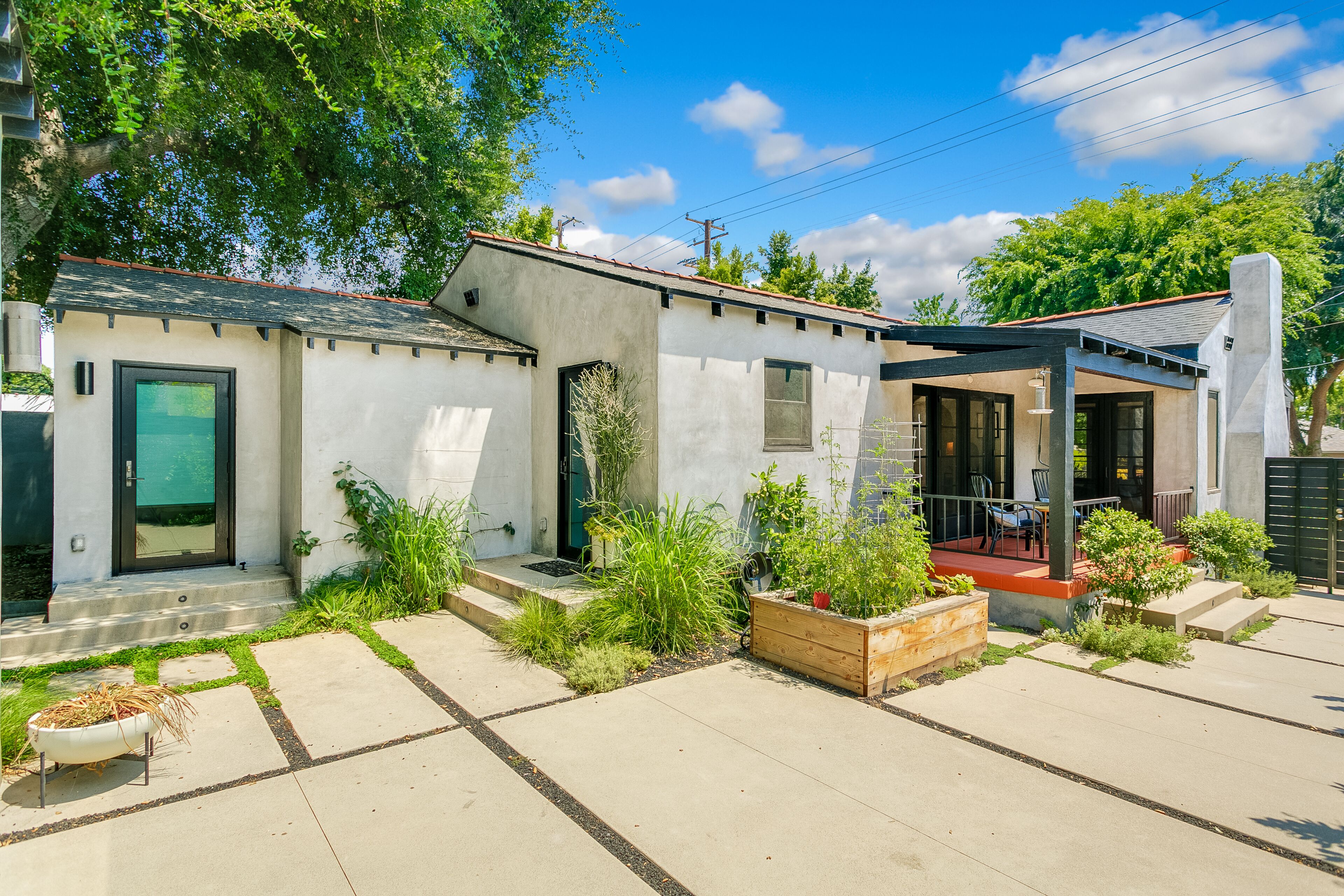 Bright and modern stylish home – Close to Old town Pasadena and Downtown L.A.