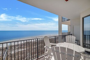 Outdoor dining - Phoenix VII 1206 | Heated Pool | Tennis | My Beach Getaways (Orange Beach)
