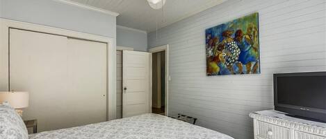 6 soverom, strykejern/-brett, wi-fi (inkludert) og sengetøy