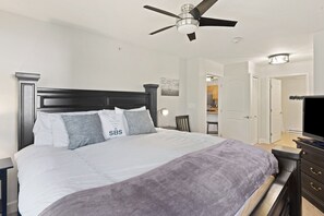 2 habitaciones, escritorio, tabla de planchar con plancha y wifi gratis 